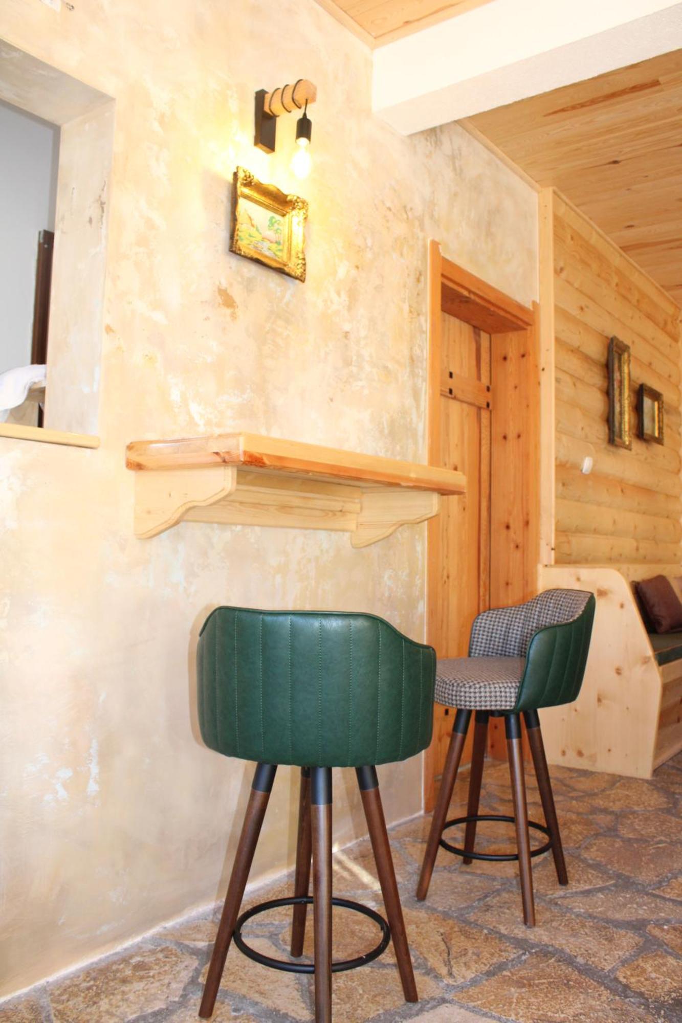 Pubhouse & Rooms Pahulja Kolasin Exterior photo