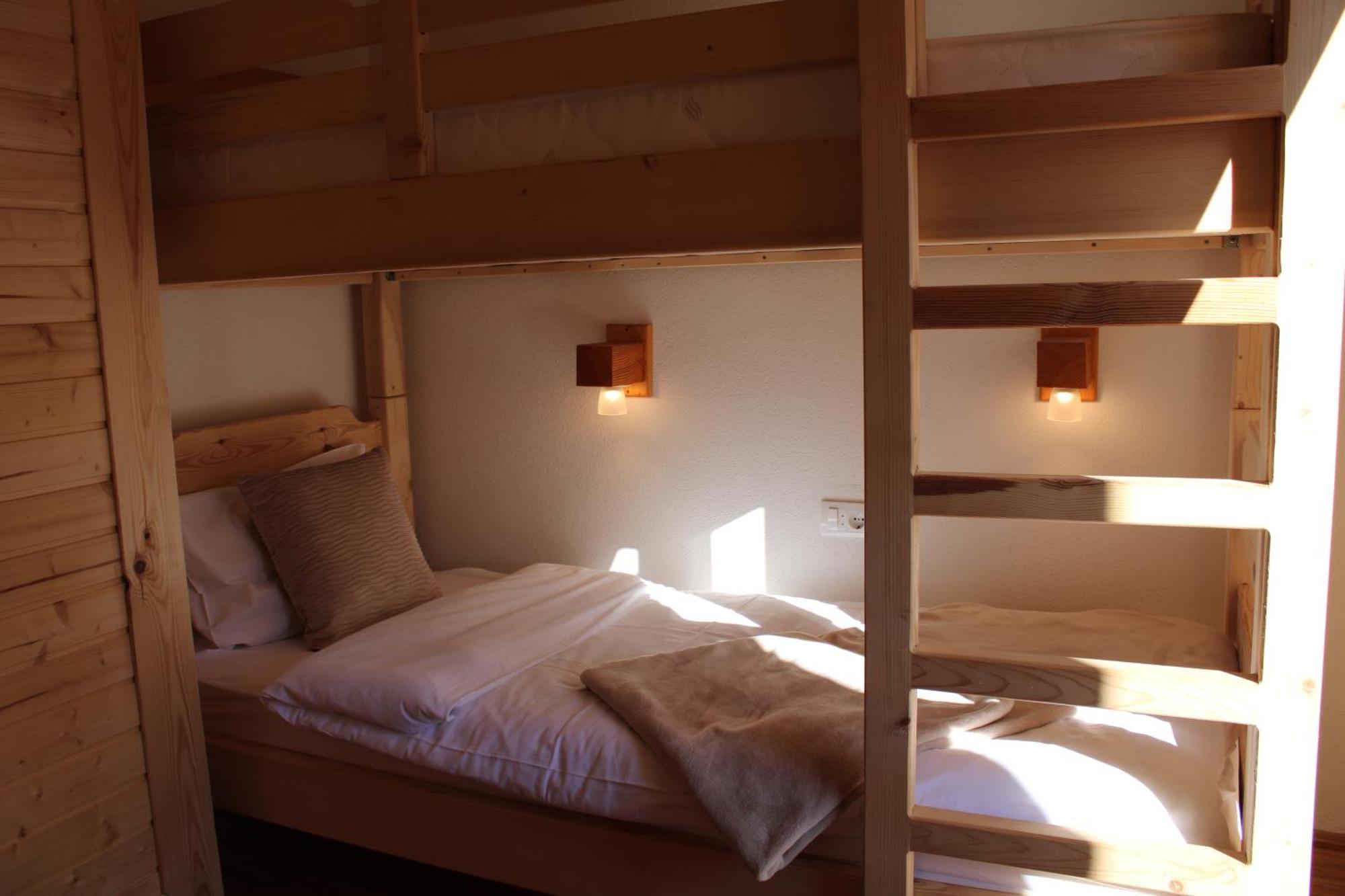 Pubhouse & Rooms Pahulja Kolasin Exterior photo