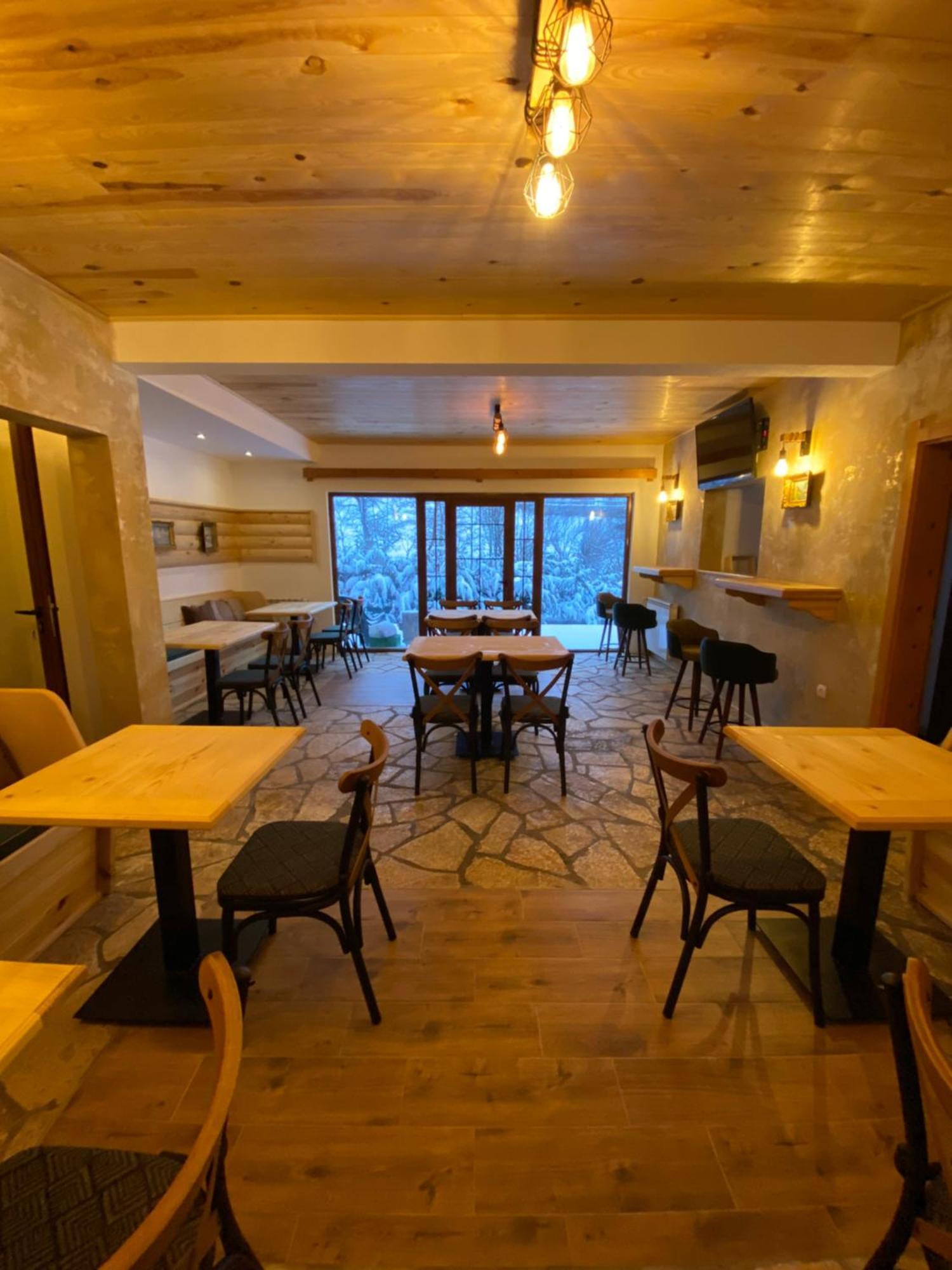 Pubhouse & Rooms Pahulja Kolasin Exterior photo
